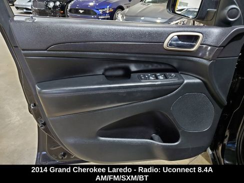 Used 2014 Jeep Grand Cherokee Laredo w/ 18" Wheel & 8.4" Radio Group image 8