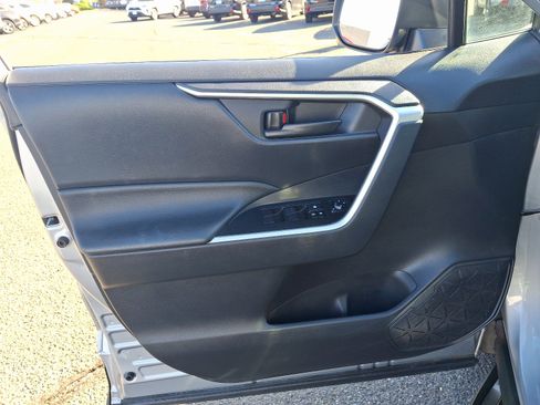 Certified 2021 Toyota RAV4 LE image 12