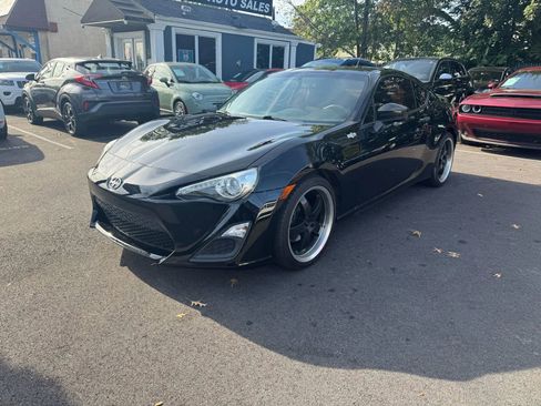 Used 2014 Scion FR-S image 1