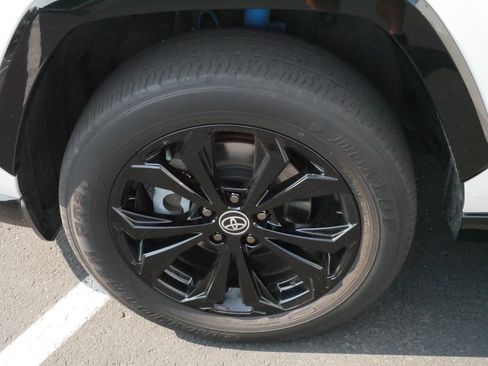 Used 2024 Toyota RAV4 SE AWD/4WD image 15