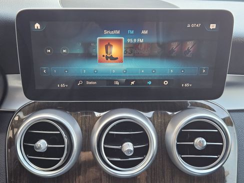 Certified 2020 Mercedes-Benz GLC 300 w/ Premium Package image 16