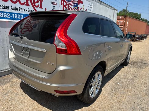 Used 2016 Volvo XC60 T5 Premier w/ Proximity Package FWD image 3