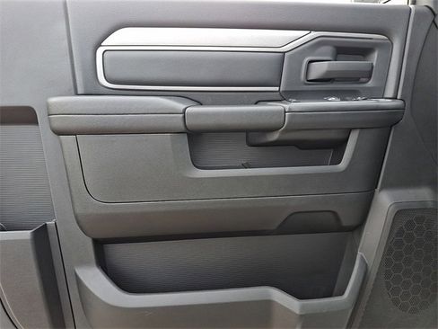 Used 2024 RAM 2500 Tradesman w/ Chrome Appearance Group image 12