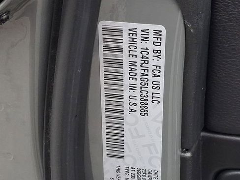 Used 2020 Jeep Grand Cherokee Altitude image 30