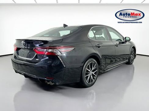Used 2023 Toyota Camry SE FWD image 2