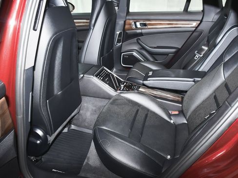 Used 2023 Porsche Panamera Platinum Edition image 48