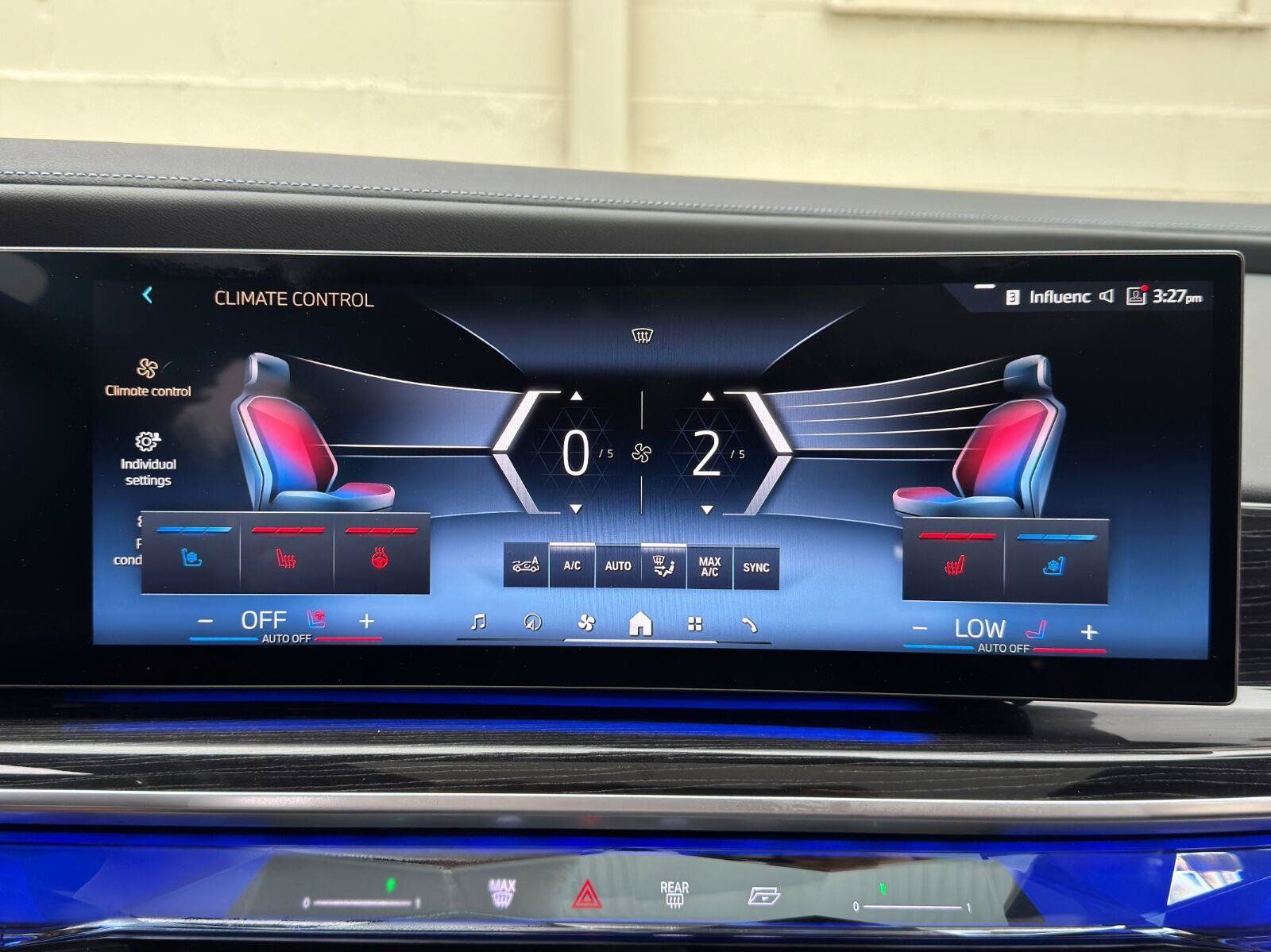 Used 2024 BMW i7 xDrive60 AWD/4WD image 29