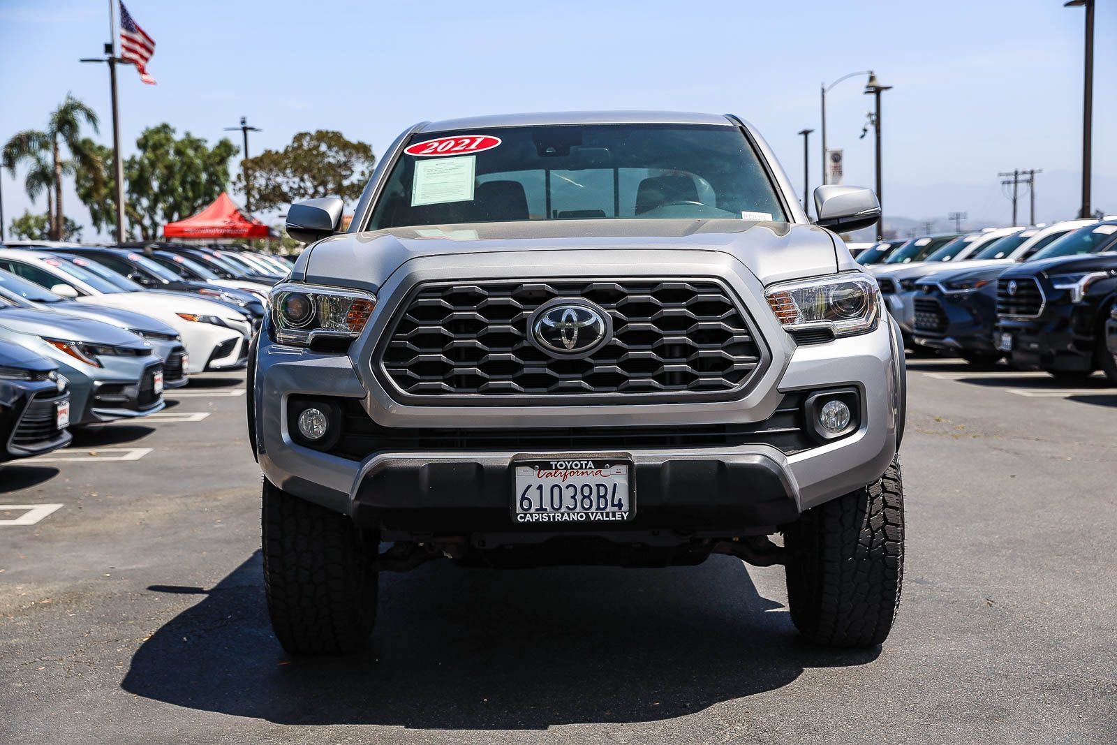Used 2021 Toyota Tacoma TRD Off-Road w/ Technology Package AWD/4WD image 2