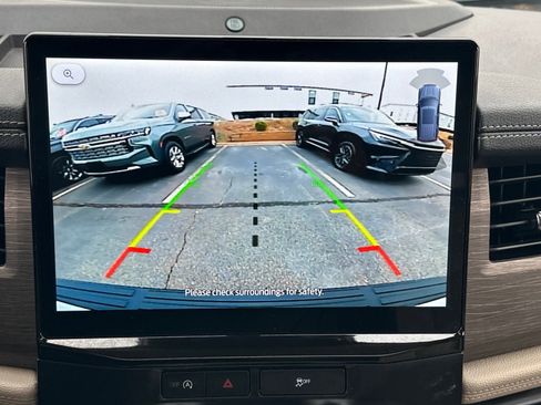 Used 2024 Ford Expedition Limited image 15