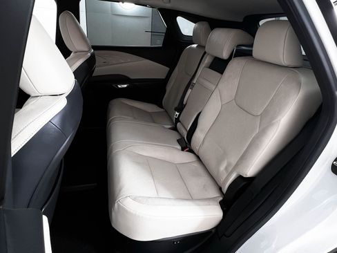 Used 2024 Lexus RX 450h AWD w/ Luxury Package image 21