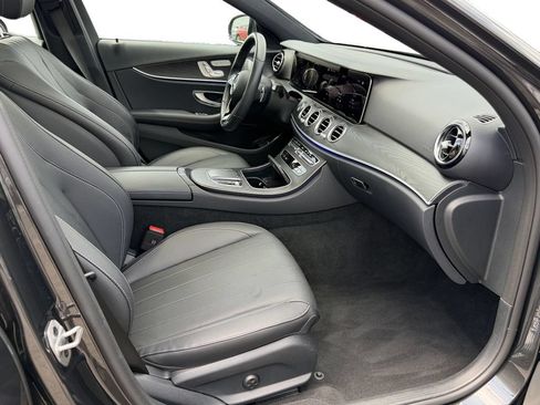 Used 2023 Mercedes-Benz E 350 4MATIC Sedan image 8