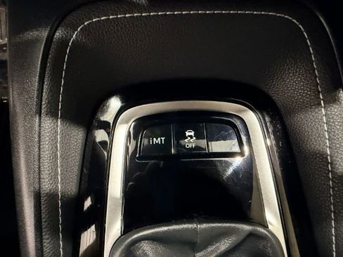 Used 2019 Toyota Corolla XSE image 37