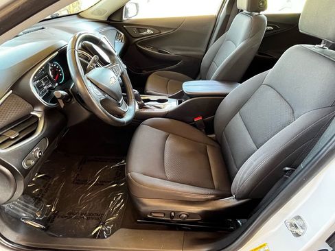 Used 2016 Chevrolet Malibu LT FWD image 10