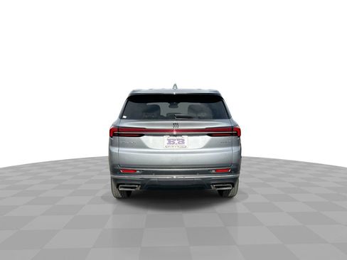 Used 2025 Buick Enclave Preferred w/ Power Package image 7