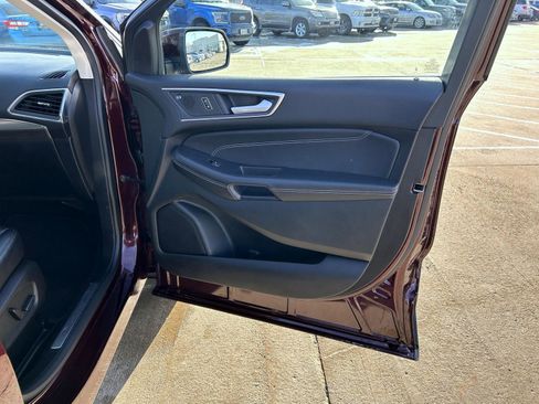 Used 2024 Ford Edge Titanium image 16