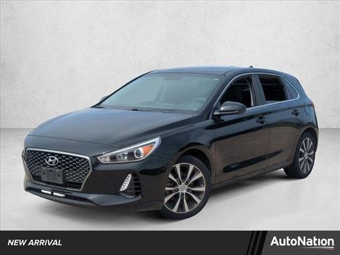 Used 2019 Hyundai Elantra GT image 1