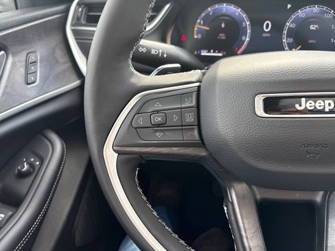 New 2025 Jeep Grand Cherokee Limited w/ Trailer Tow Package image 25