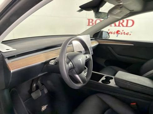 Used 2024 Tesla Model Y 2WD image 12