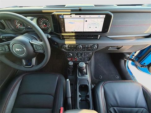 Used 2025 Jeep Wrangler Rubicon image 18