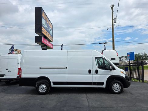 Used 2023 RAM ProMaster 3500 w/ Interior LED Lighting Group image 3