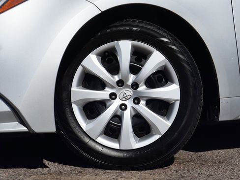 Used 2024 Toyota Corolla LE image 5