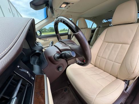 Used 2018 Lexus ES 350 w/ Luxury Package w/Wood Trim FWD image 26