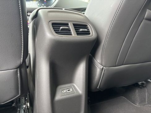 Used 2022 Buick Envision Preferred image 16