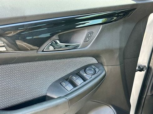 Used 2025 Chevrolet TrailBlazer LT AWD/4WD image 17