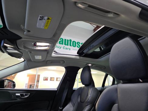 Used 2023 Volvo S60 T8 Plus image 33