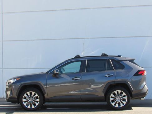 Certified 2021 Toyota RAV4 Limited AWD/4WD image 4