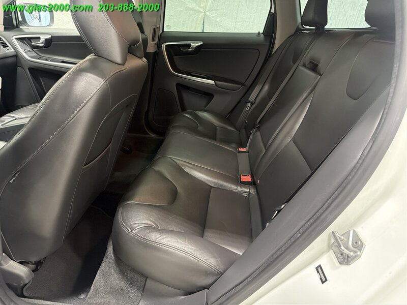 Used 2016 Volvo XC60 T5 Premier AWD/4WD image 9
