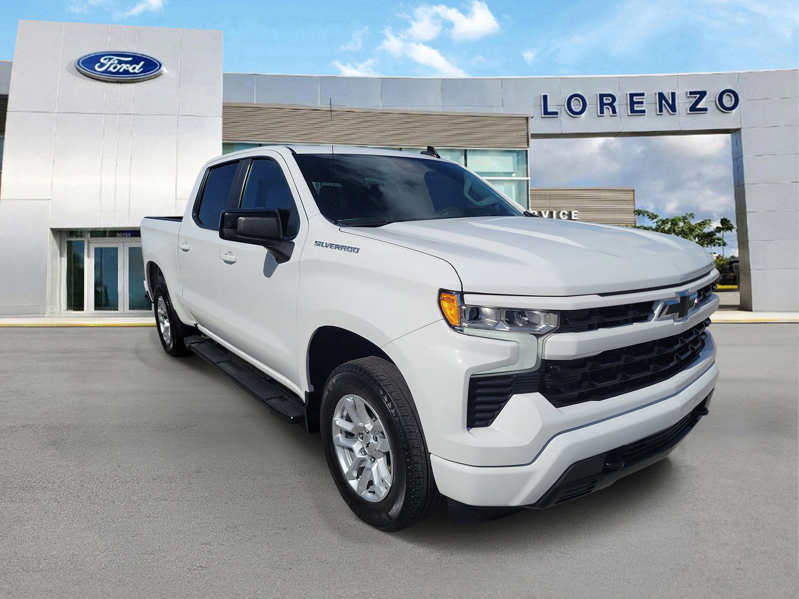Used 2024 Chevrolet Silverado 1500 RST RWD image 3