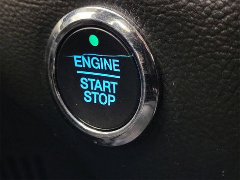 Used 2017 Ford Edge Titanium image 30