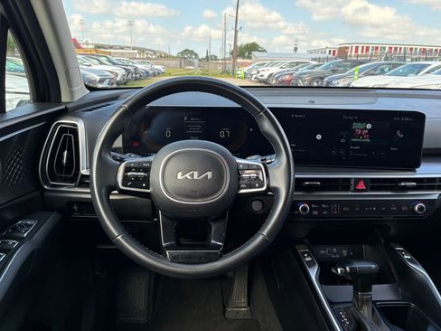 Used 2024 Kia Sorento S FWD image 30