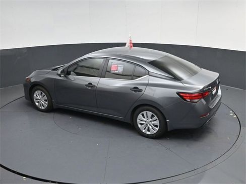 Used 2025 Nissan Sentra S image 40