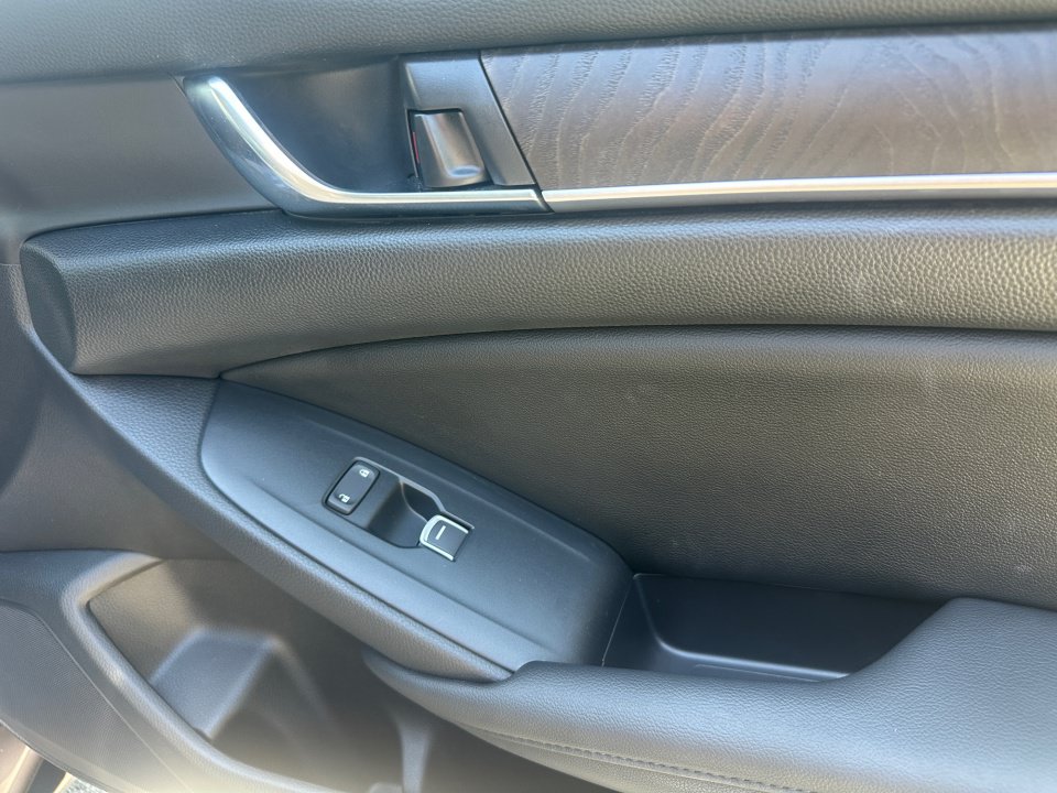 Used 2020 Honda Accord EX-L image 35