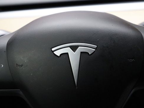 Used 2023 Tesla Model 3 Standard Range image 43