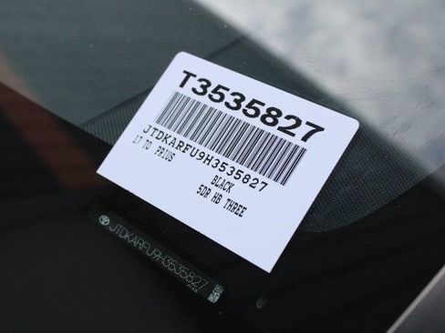 Used 2017 Toyota Prius Three image 39