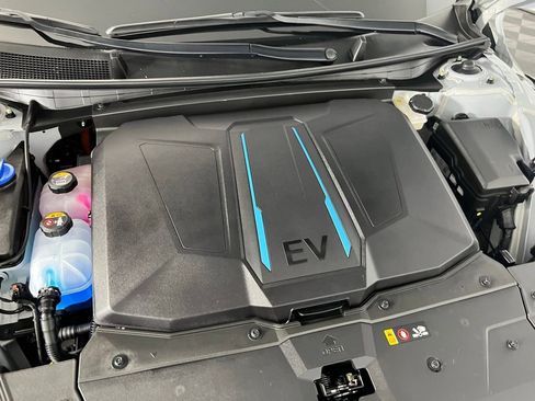 Used 2023 Hyundai Ioniq 5 Limited image 36