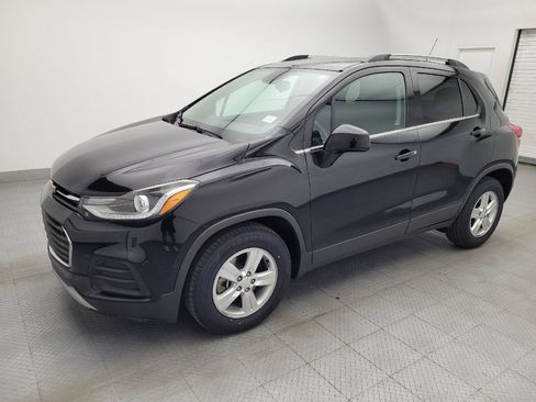 Used 2017 Chevrolet Trax LT FWD image 2