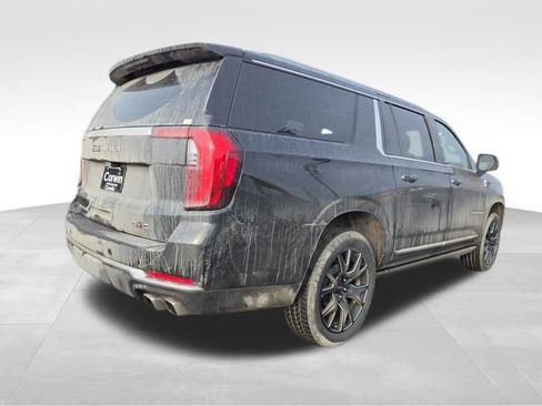 Used 2025 GMC Yukon XL Denali w/ Denali Reserve Package image 13