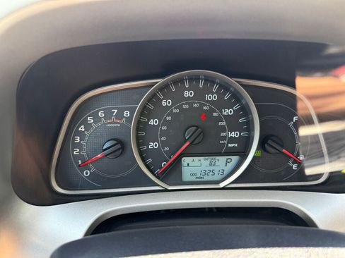 Used 2014 Toyota RAV4 LE AWD/4WD image 13