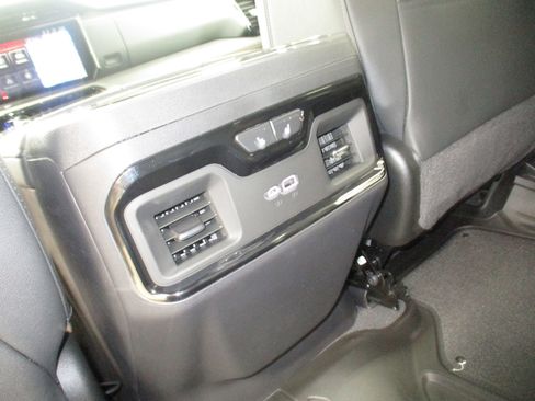 New 2026 GMC Sierra 1500 AT4 w/ Technology Package AWD/4WD image 34
