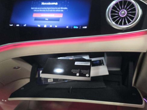 Used 2023 Mercedes-Benz EQS 580 4MATIC SUV w/ Pinnacle Trim Package image 20