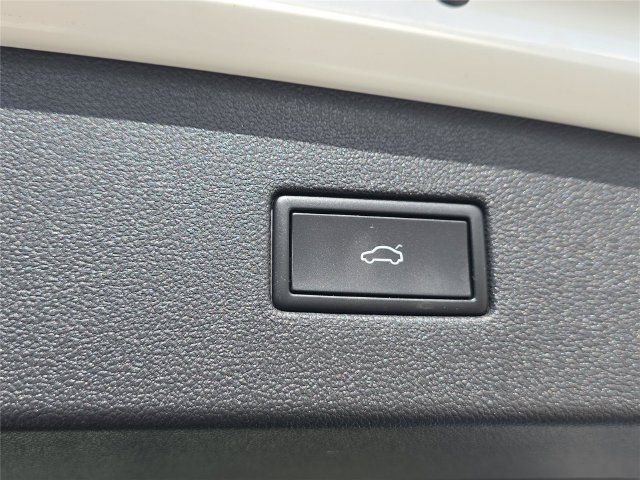 Used 2024 Volkswagen Tiguan SE FWD image 29