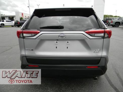 Used 2025 Toyota RAV4 LE AWD/4WD image 3