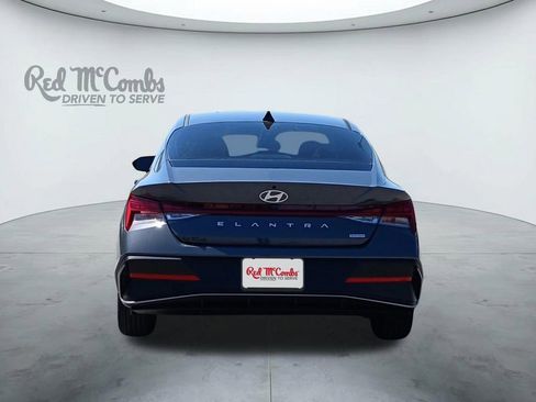New 2026 Hyundai Elantra Hybrid FWD image 4