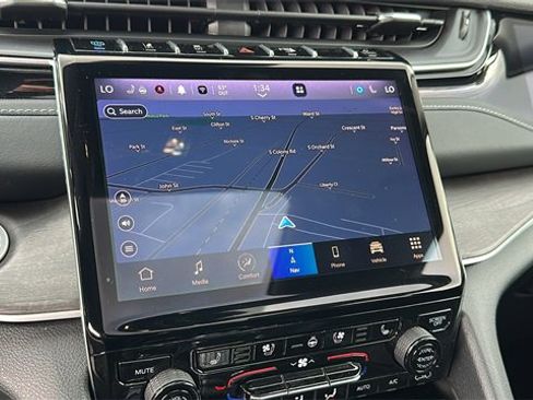 Used 2023 Jeep Grand Cherokee 30th Anniversary image 23