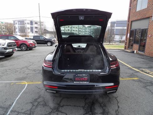Used 2018 Porsche Panamera image 9