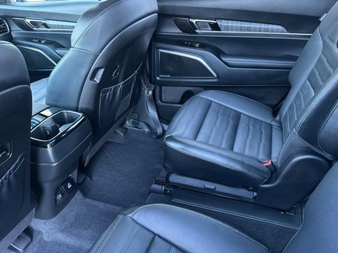 Certified 2024 Kia Telluride SX Prestige w/ Towing Package image 15